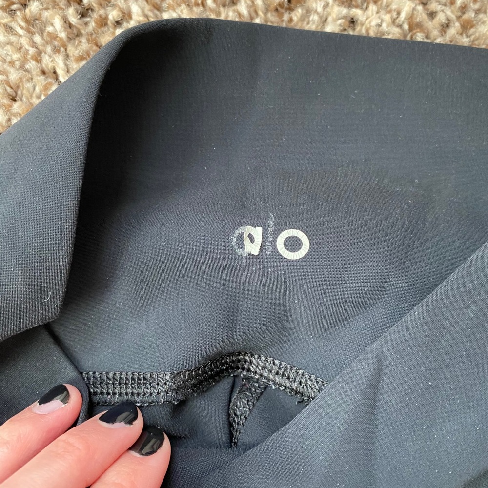 Alo Yoga High-Waist Ripped Warrior Legging - Picture 5 of 7